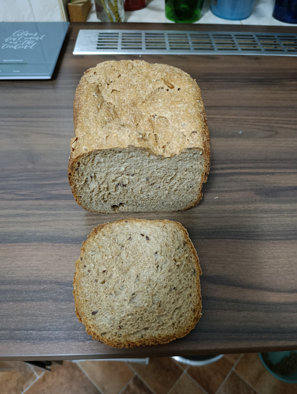     Magvas Teljeskiőrlésű Kenyér Sütőkeverék, Lisztkeverék 1kg